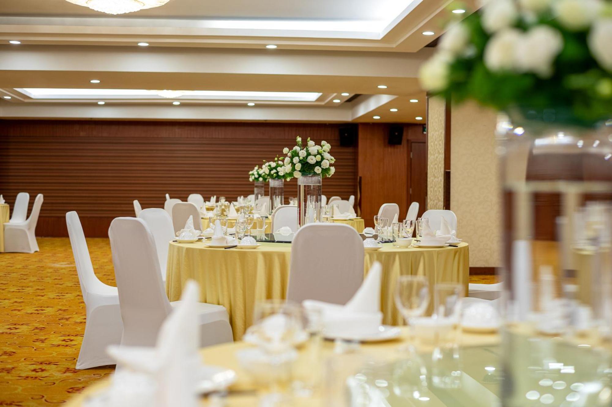โรงแรม โรงแรมซันเวิลด์ หวางฟูจิง
